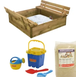 Hiekkalaatikko Nordic Play 120x120cm kanneksi taittuvat penkit sis, 240kg hiekkaa ja sininen hiekkalelusetti