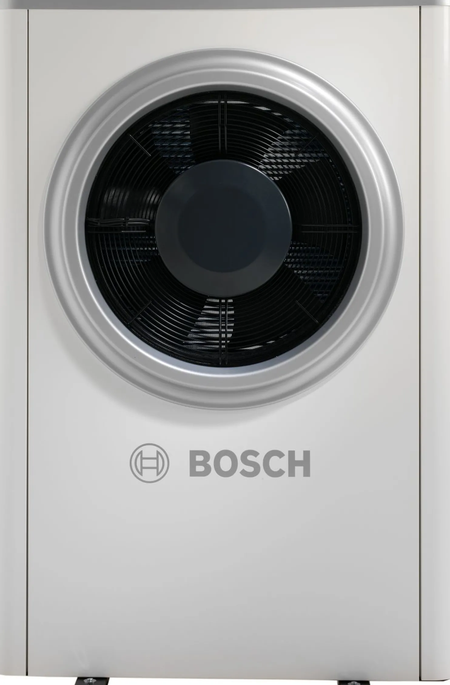 Ilma-vesilämpöpumpun ulkoyksikkö Bosch Compress 7000i AW