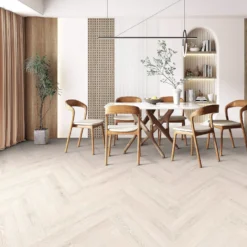 Kivikomposiittikalanruotovinyylilankku DomusFlooring Hiisi valkaistu, integroitu askeläänieriste