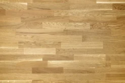 Lautaparketti Baltic Wood Country Tammi, 3-sauva, 13,3mm, mattalakattu