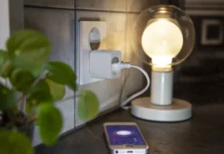 Älypistorasia Star Trading Smart Plug, sisäkäyttöön, valkoinen