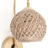 Seinävalaisin Linento Lighting Cocoon kulta/beige