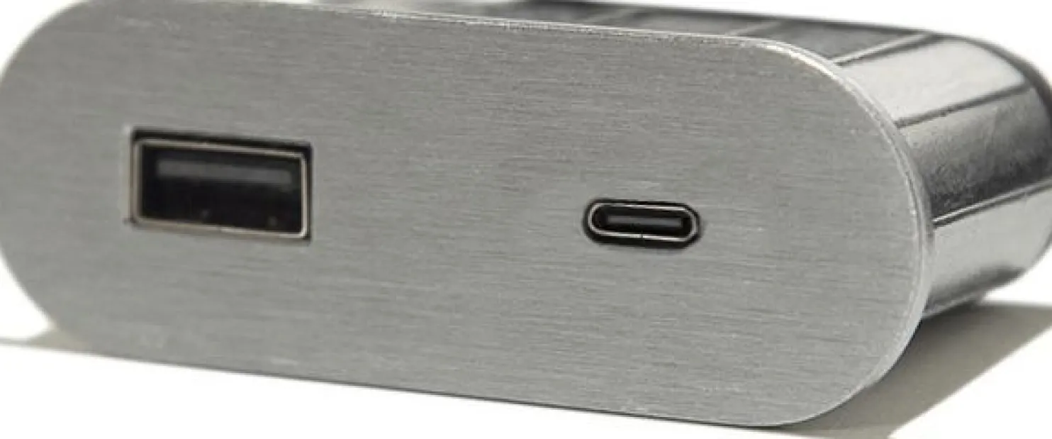 USB-pistorasia Limente PICK-4, soikea, eri värejä