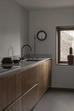 Vinyylimatto Tarkett iQ Surface Dimmed Accent leveys 2 m