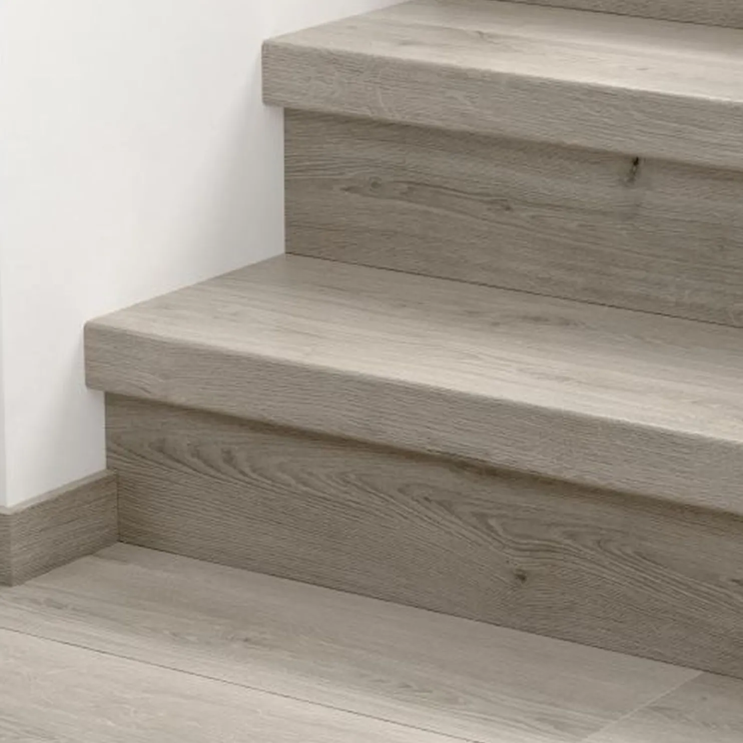 Vinyyliporrassuoja Pergo Medium Plank, 2kpl