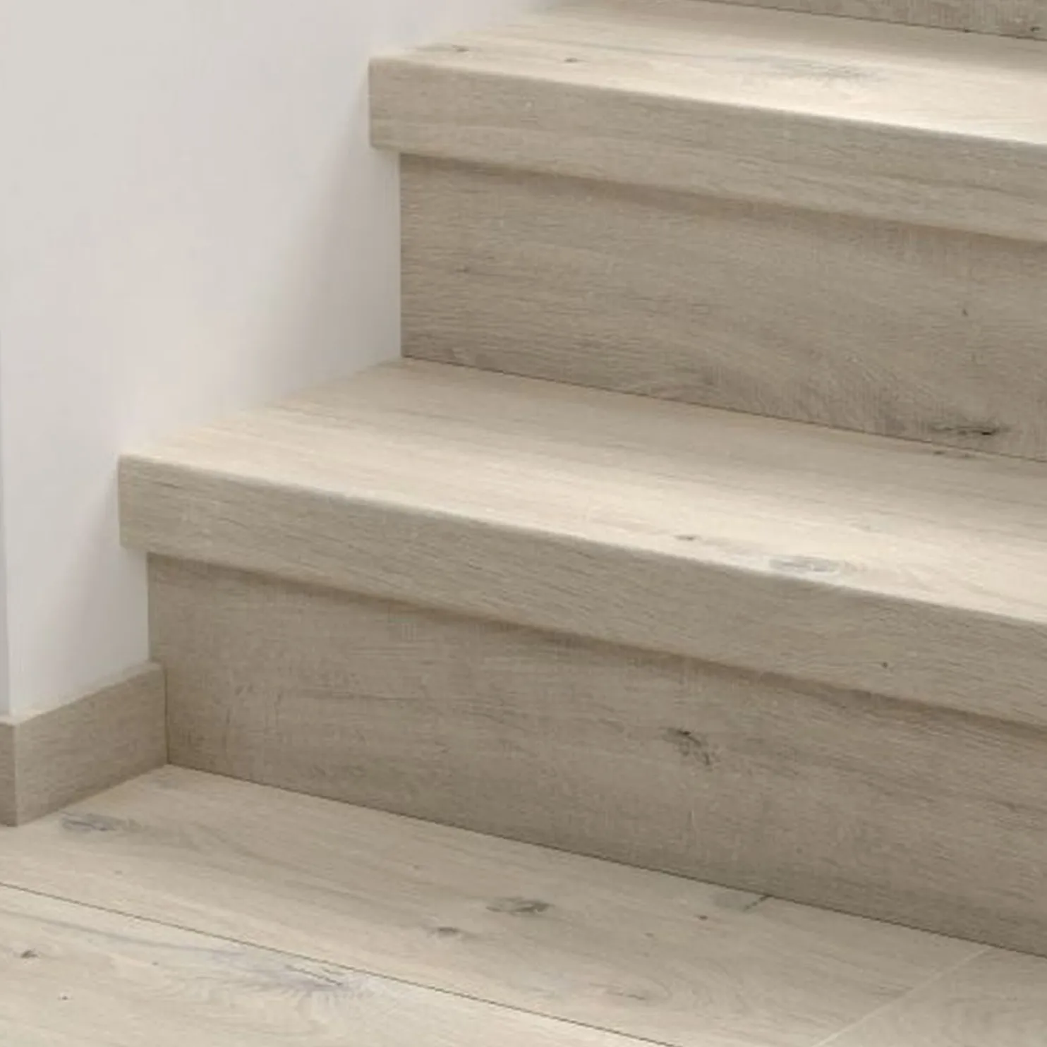 Vinyyliporrassuoja Pergo Medium Plank, 2kpl